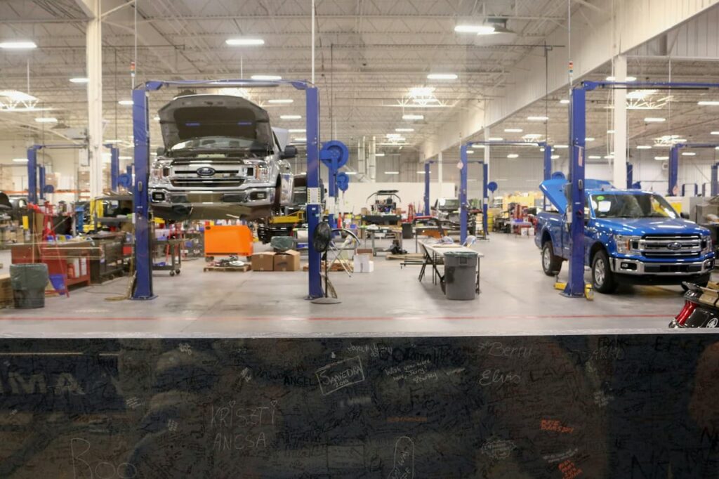 dalles clipsables pour un garage auto